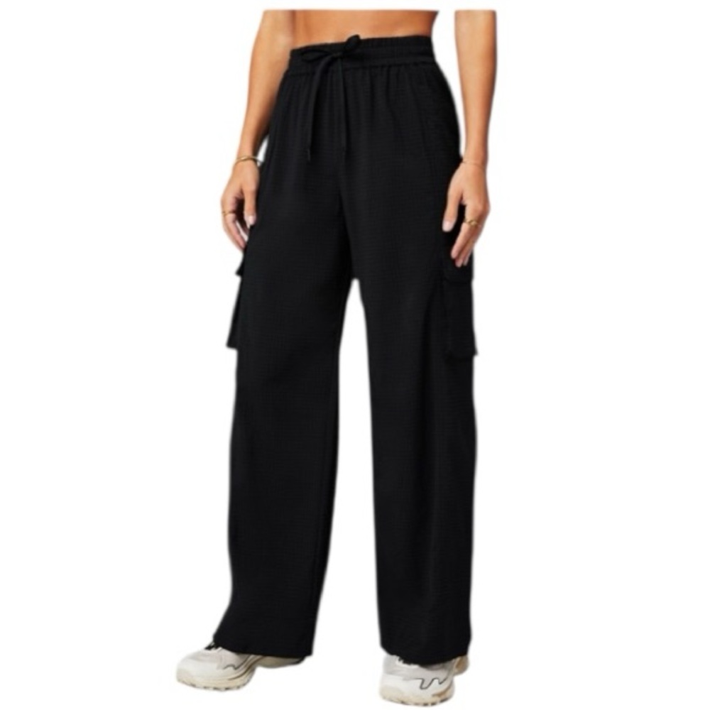 Fabletics Ripstop Cargo Wide Leg lightweight Blac… - image 1